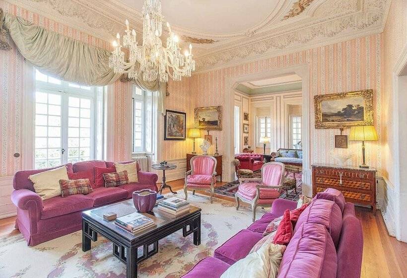 پانسیون The Romantic Suites & Garden Guest House   Adults Only