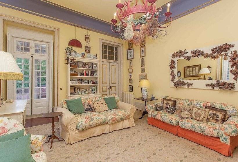 پانسیون The Romantic Suites & Garden Guest House   Adults Only