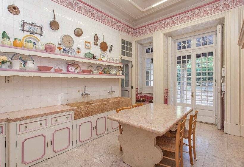 پانسیون The Romantic Suites & Garden Guest House   Adults Only