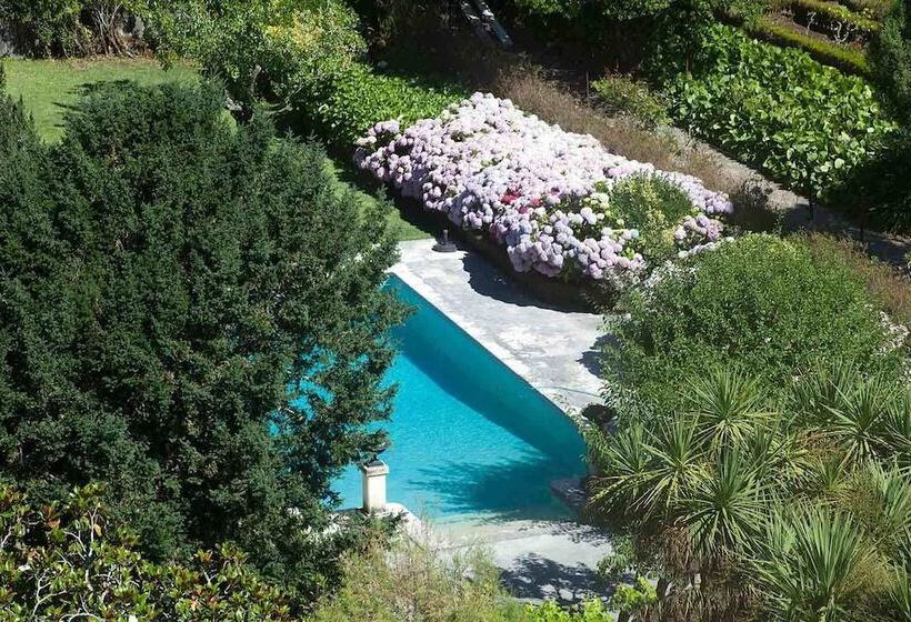 پانسیون The Romantic Suites & Garden Guest House   Adults Only