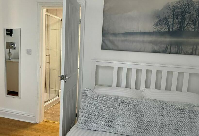 Пансион Citystays Rooms With Free Parking