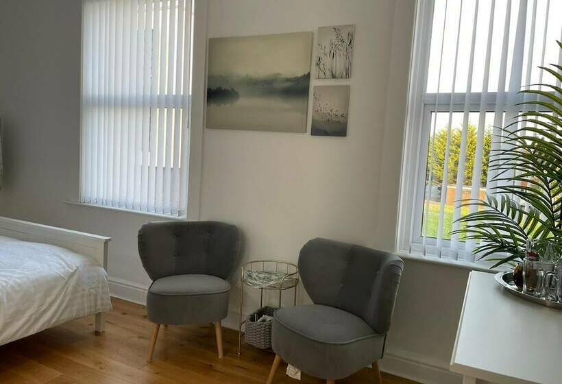 Пансион Citystays Rooms With Free Parking