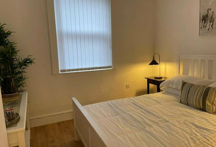 Пансион Citystays Rooms With Free Parking