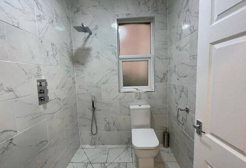 Пансион Citystays Rooms With Free Parking