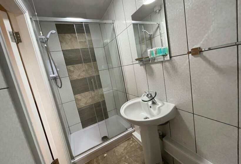 Пансион Citystays Rooms With Free Parking