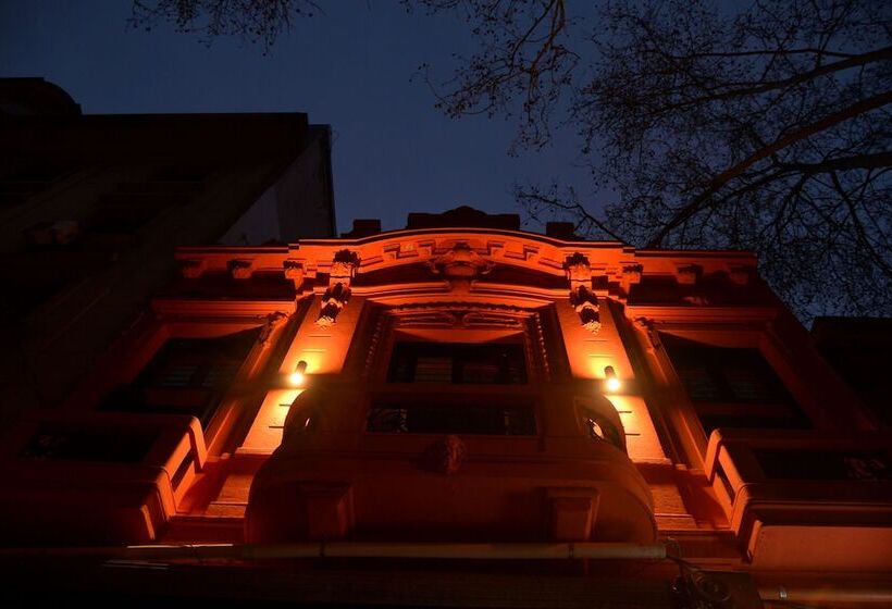 هاستل Piano Sur