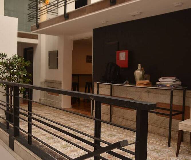 هاستل Piano Sur