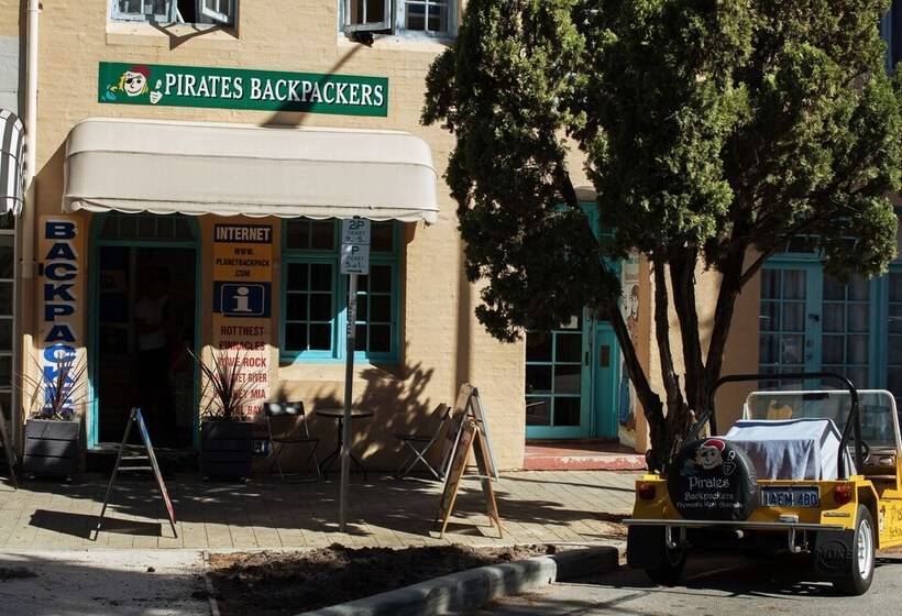 Pirates Backpackers   Hostel