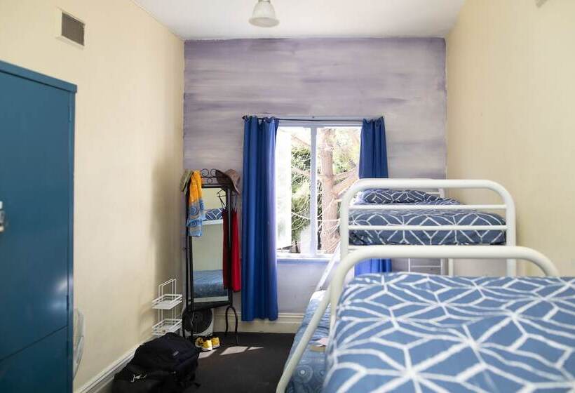 Pirates Backpackers   Hostel