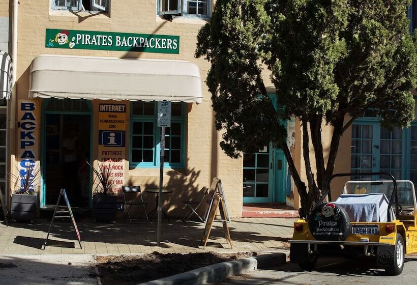 Pirates Backpackers   Hostel