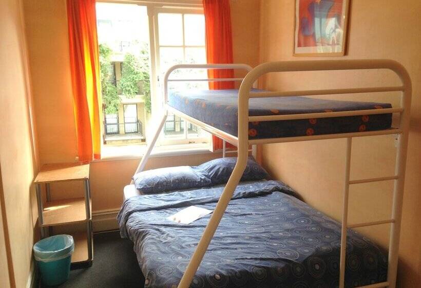 Pirates Backpackers   Hostel