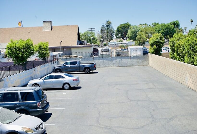 Red Carpet Motel By Ontario