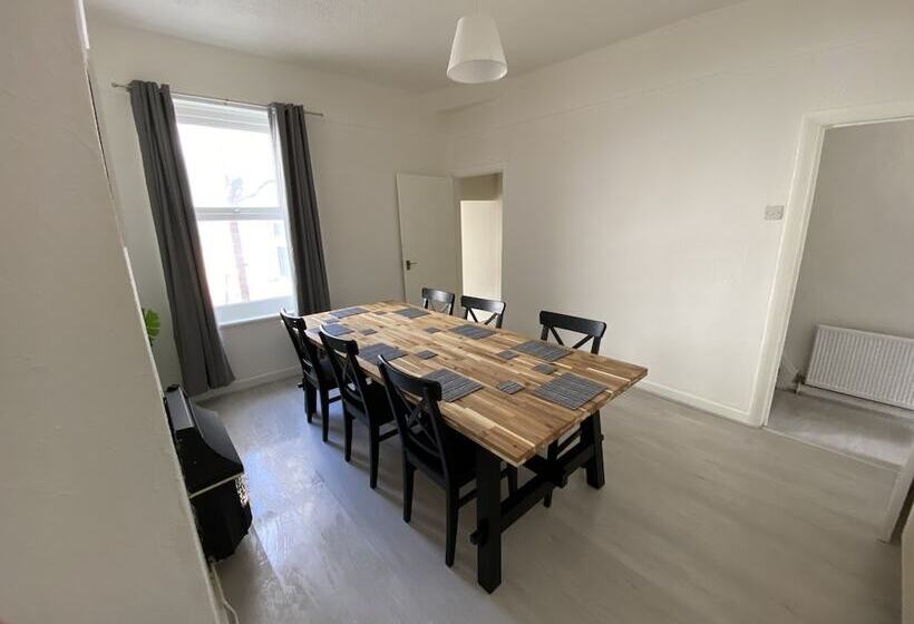 דירת נופש Beautiful Modern 3 Bed House In Wallasey Near City