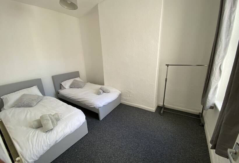 דירת נופש Beautiful Modern 3 Bed House In Wallasey Near City