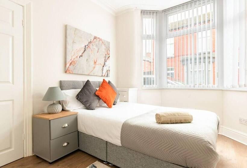 דירת נופש Inviting 3 Bedroom Home In Liverpool With Parking