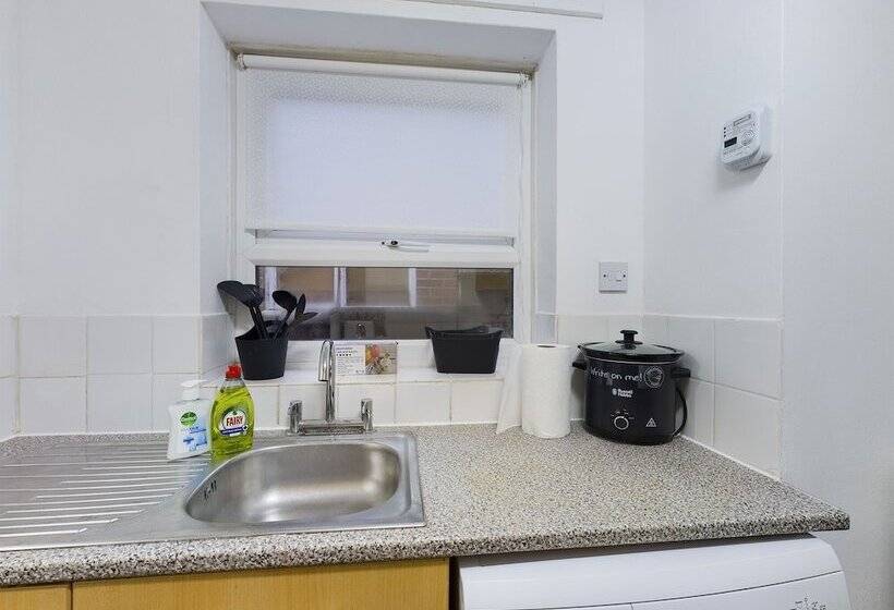 דירת נופש Lovely! 2 Bed House Located In Soke On Trent