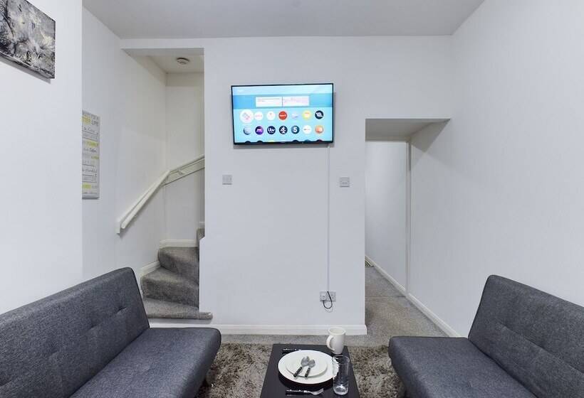 דירת נופש Lovely! 2 Bed House Located In Soke On Trent