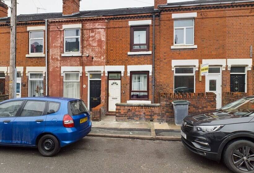 דירת נופש Lovely! 2 Bed House Located In Soke On Trent