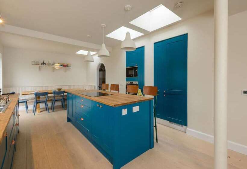 레지던스 Marine House   4 Bedrooms