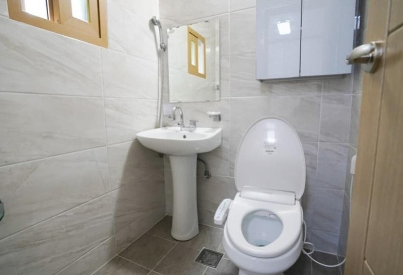 Samcheok Kbichi Pension