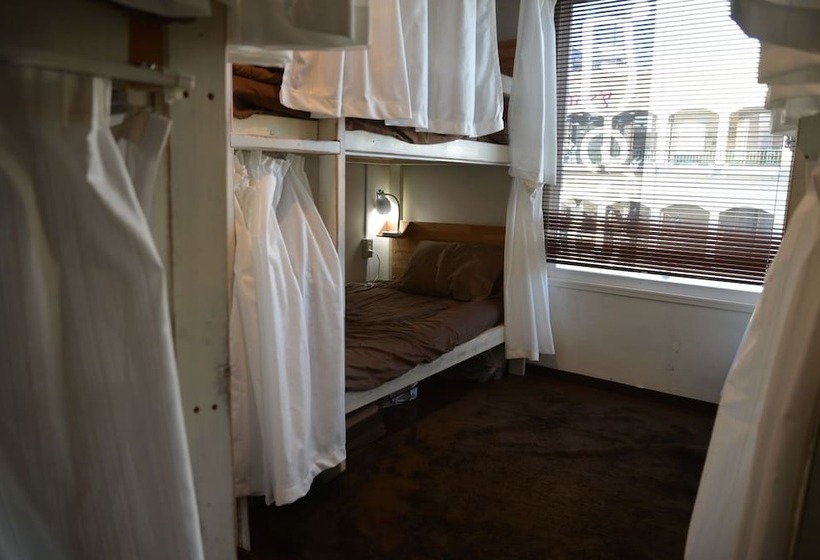 Tsuki No Yado   Hostel