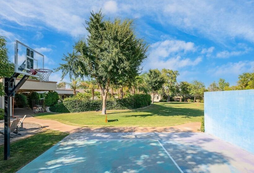 Villa Verbena By Avantstay Expansive Estate W/ B Ball Court, Pool/spa & Entertainer S Yard