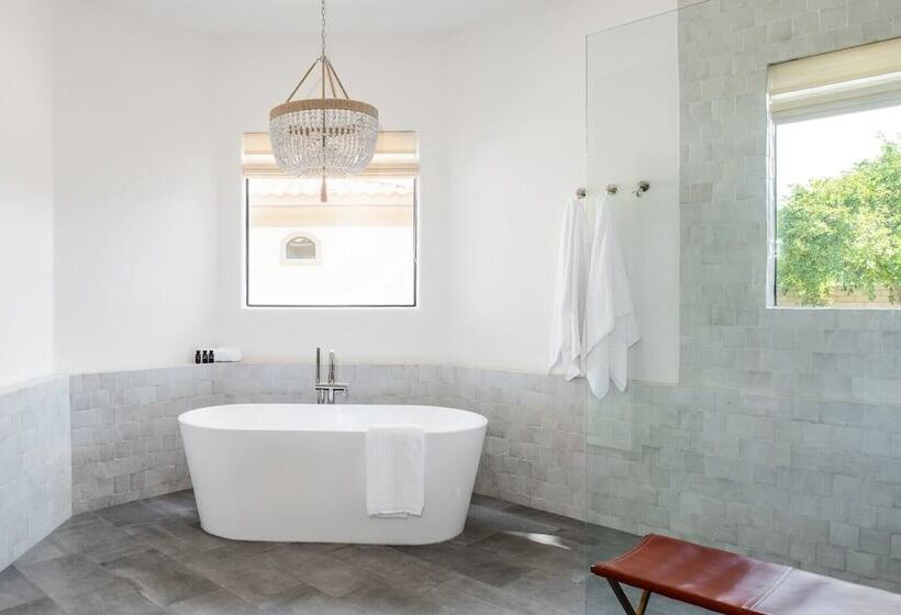 Villa Verbena By Avantstay Expansive Estate W/ B Ball Court, Pool/spa & Entertainer S Yard