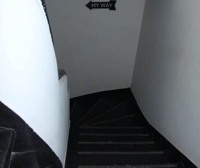 Vuelta Al Mundo Hostel