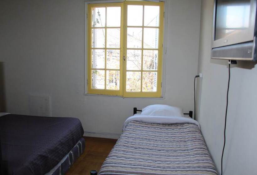 Vuelta Al Mundo Hostel