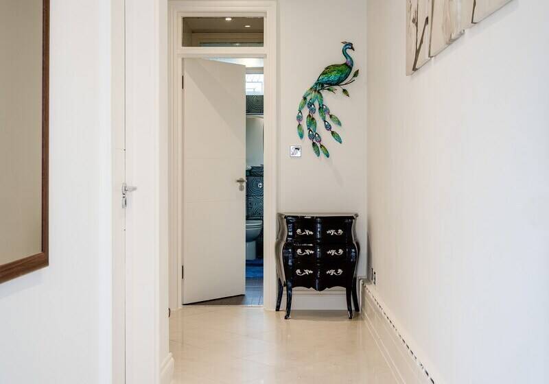 4 Bedroom Villa On Marble Arch