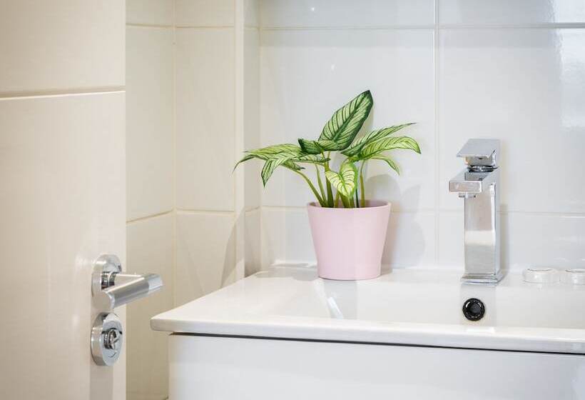 4 Bedroom Villa On Marble Arch