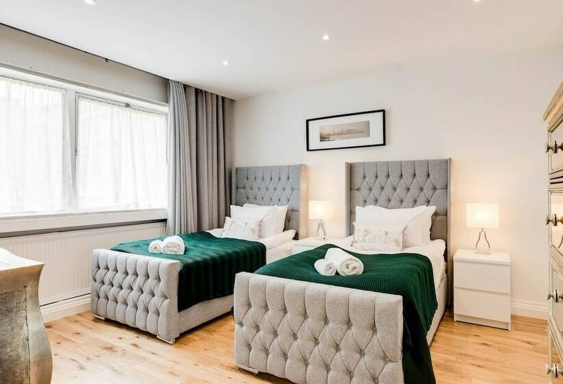 4 Bedroom Villa On Marble Arch