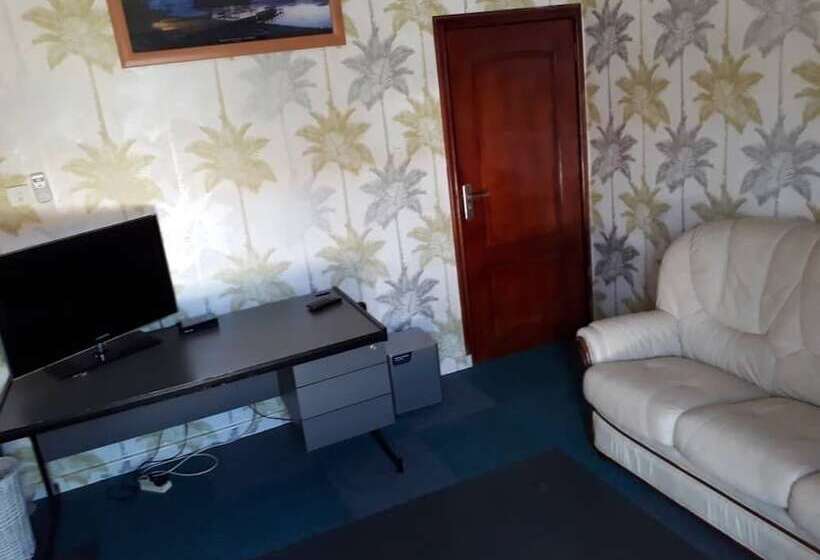 ベッドアンドブレックファースト Reko Homes