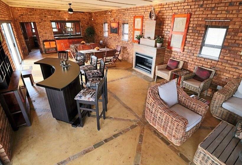 צימר Tata Farm Game Lodge