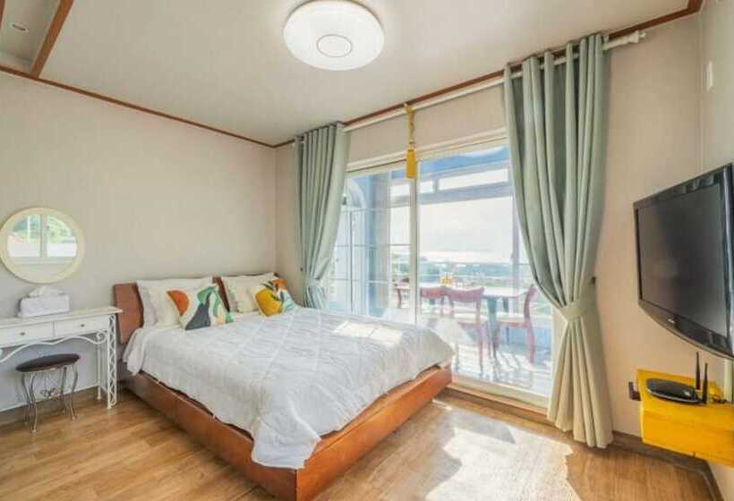 Ganghwado Petite Pension