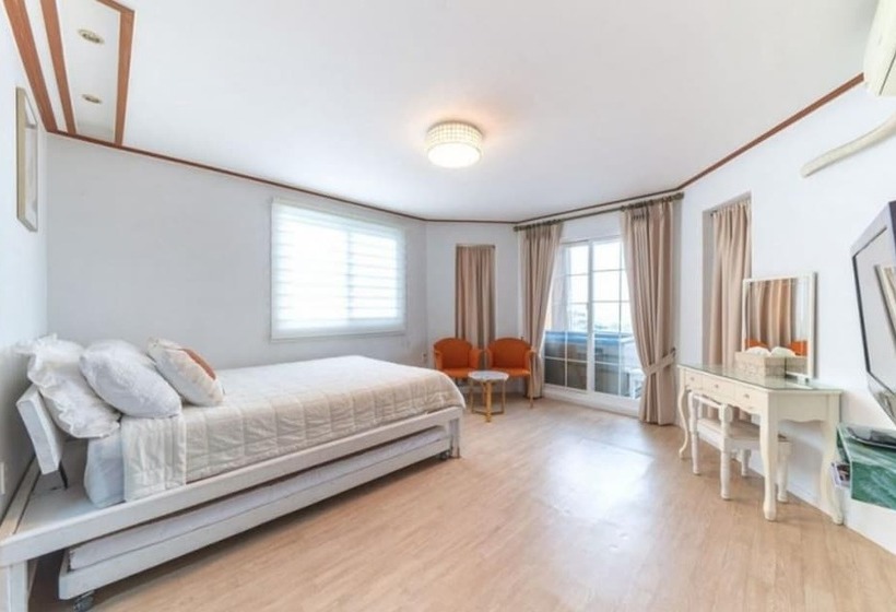 Ganghwado Petite Pension