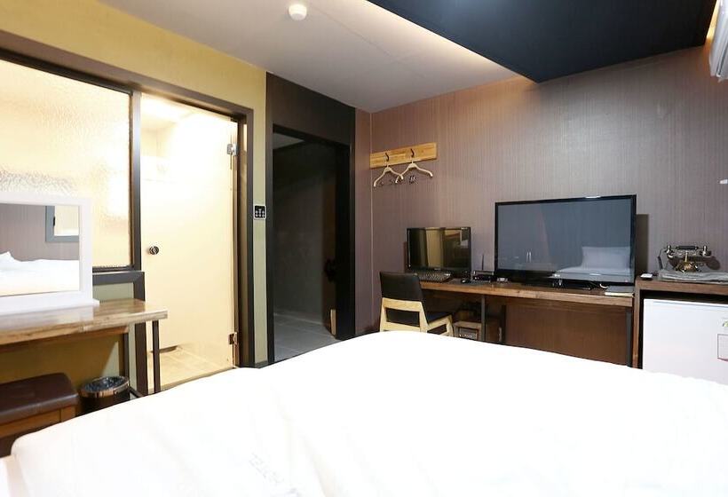 בית מלון כפרי Ansan Wa