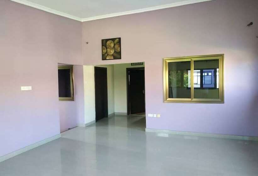 هتل Apple Royal Lodge