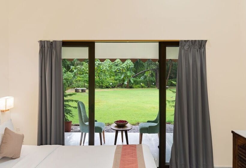 호텔 Aranya Vilas   A Nature Resort