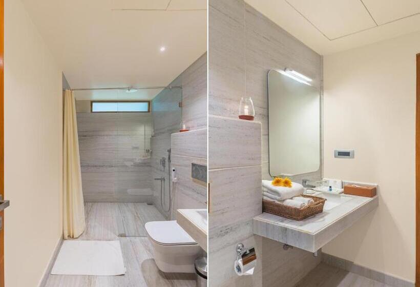 호텔 Aranya Vilas   A Nature Resort