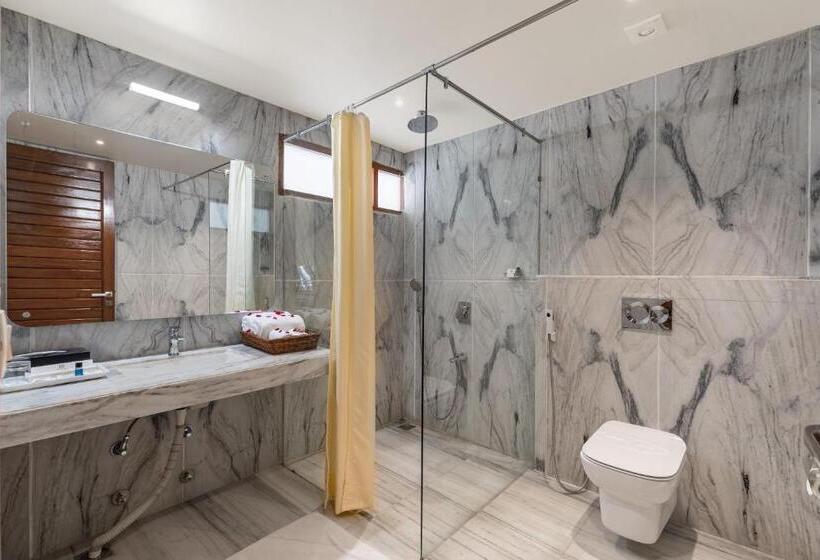 호텔 Aranya Vilas   A Nature Resort