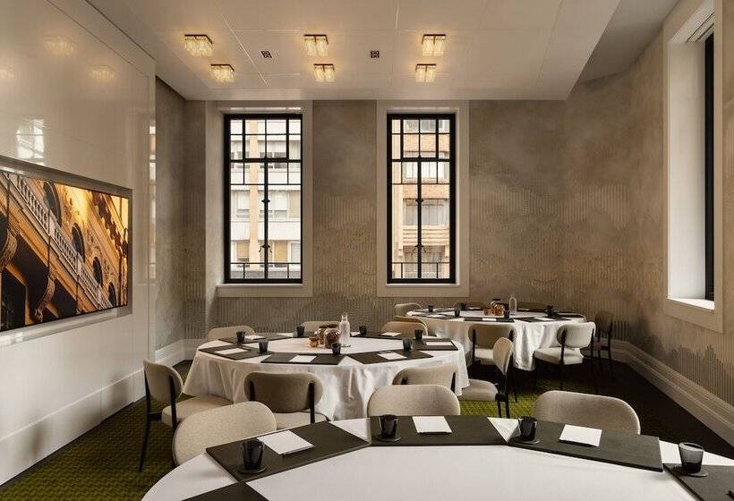 Отель Capella Sydney