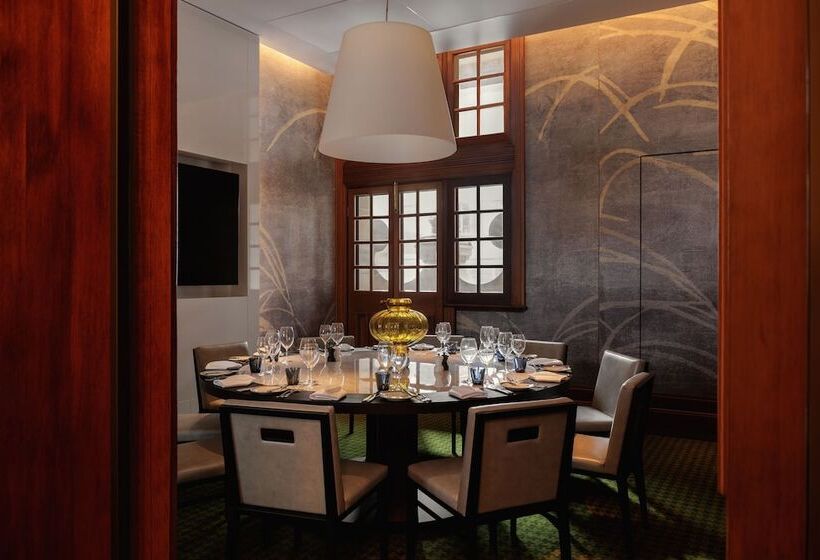 Отель Capella Sydney