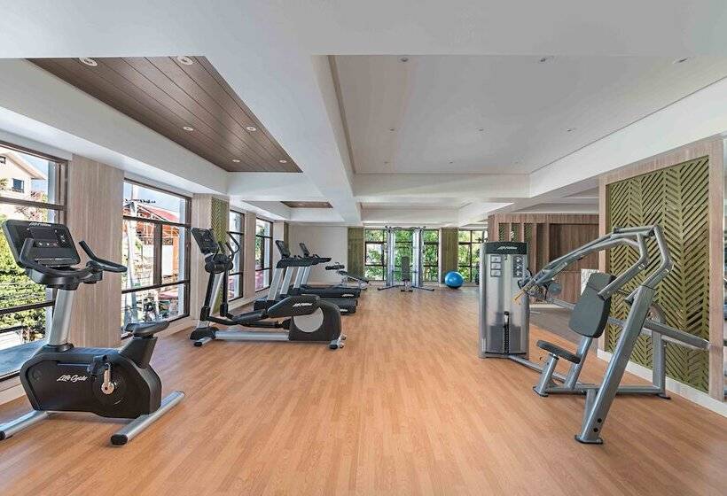 בית מלון כפרי Henann Park Resort