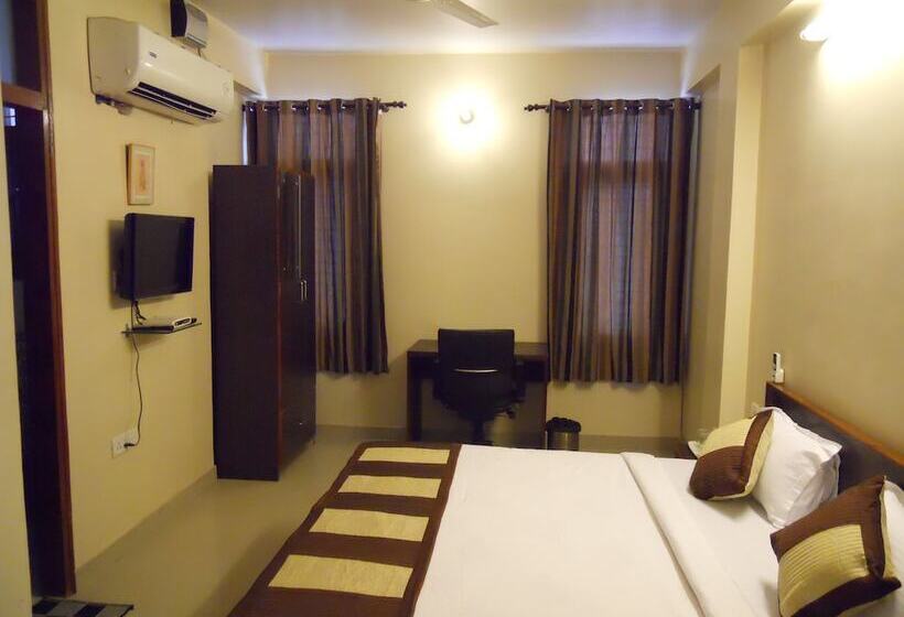 Отель Jaipur Residences 1