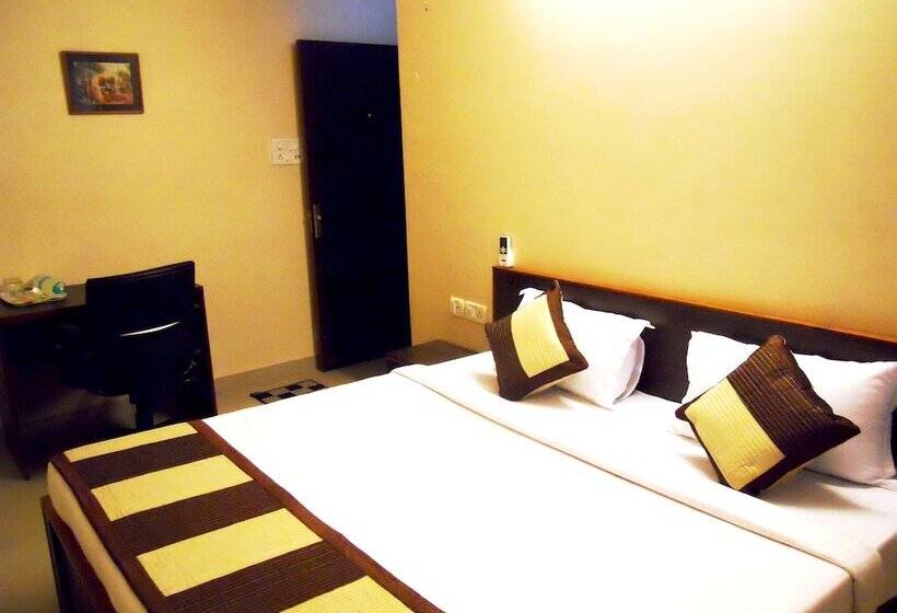 Отель Jaipur Residences 1