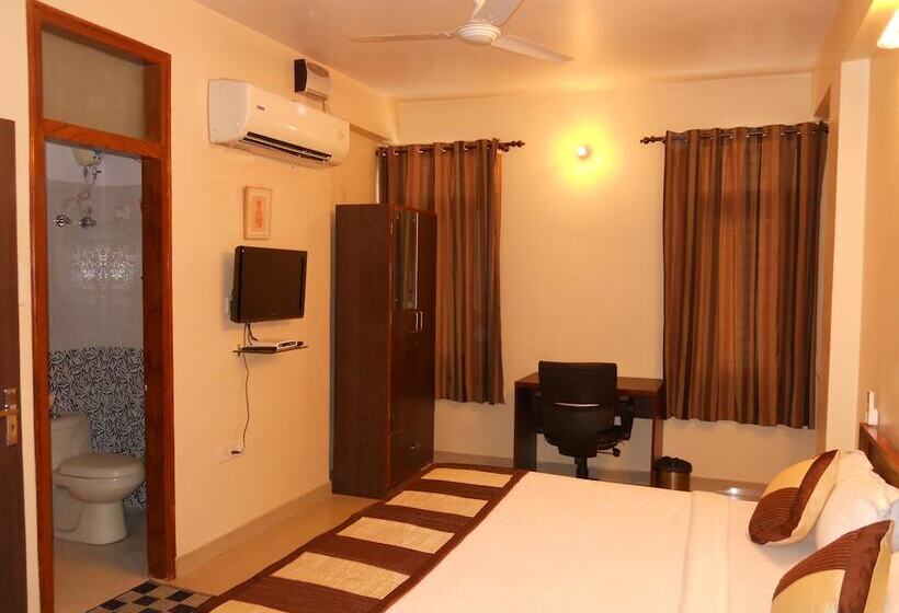 Отель Jaipur Residences 1