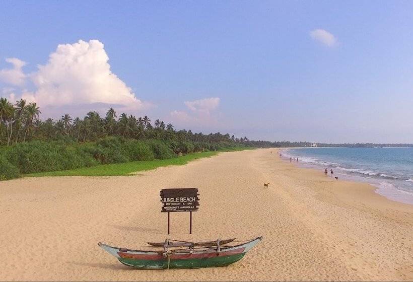 בית מלון כפרי Jungle Beach Ahungalla
