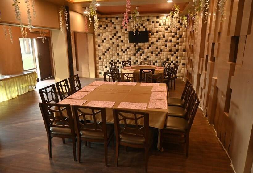 فندق Regency Square