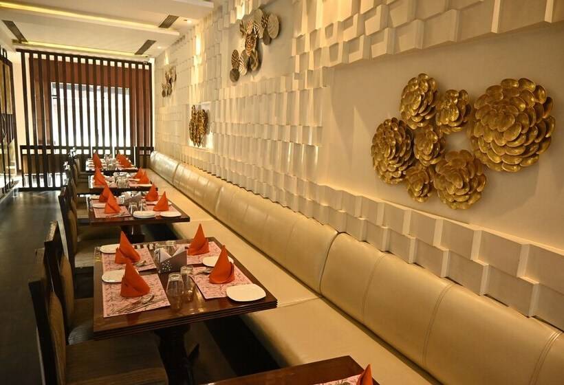 فندق Regency Square